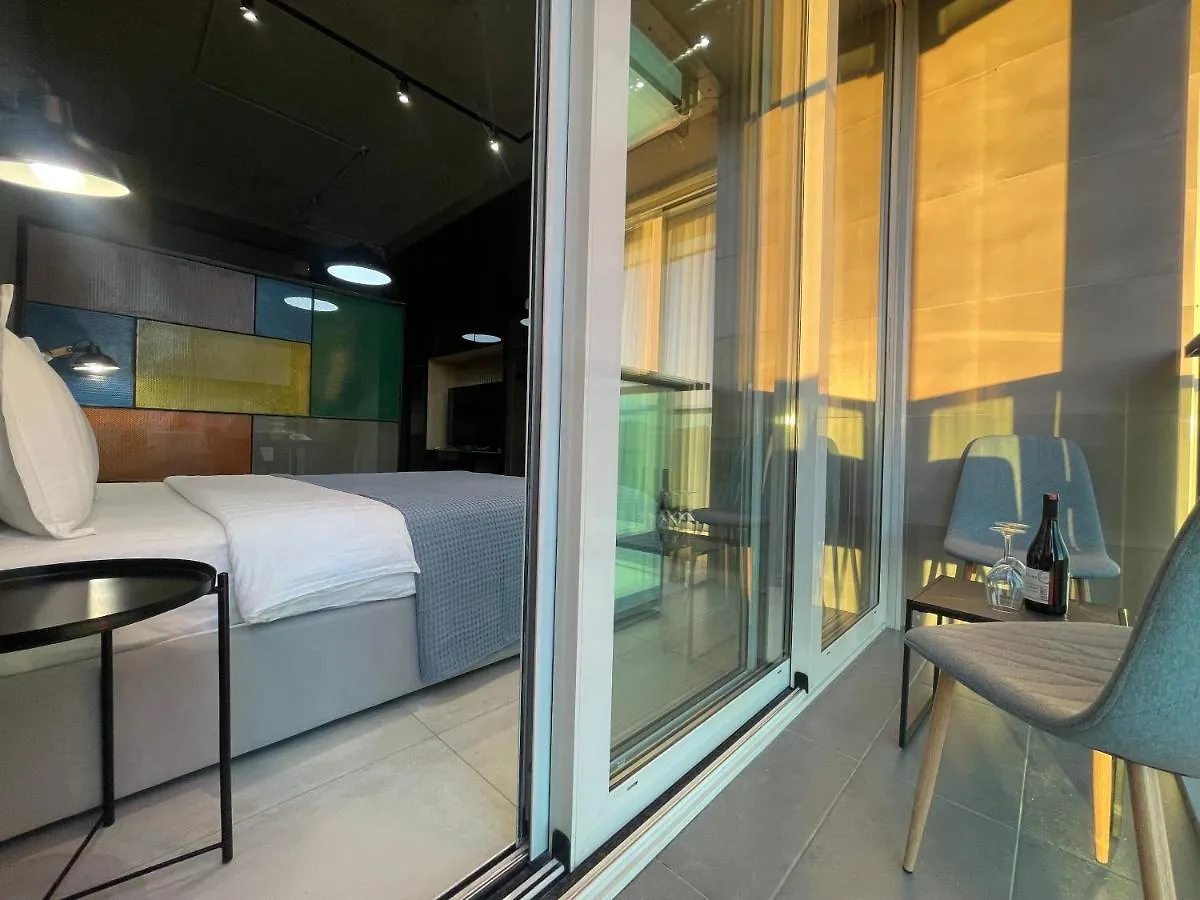 公寓式酒店 Ambassador Skyline Apartments 地拉那 阿尔巴尼亚