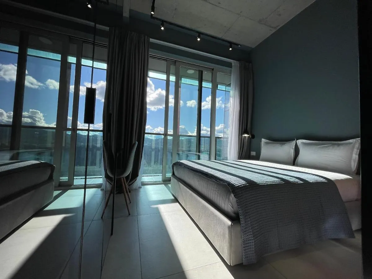 Ambassador Skyline Apartments 地拉那